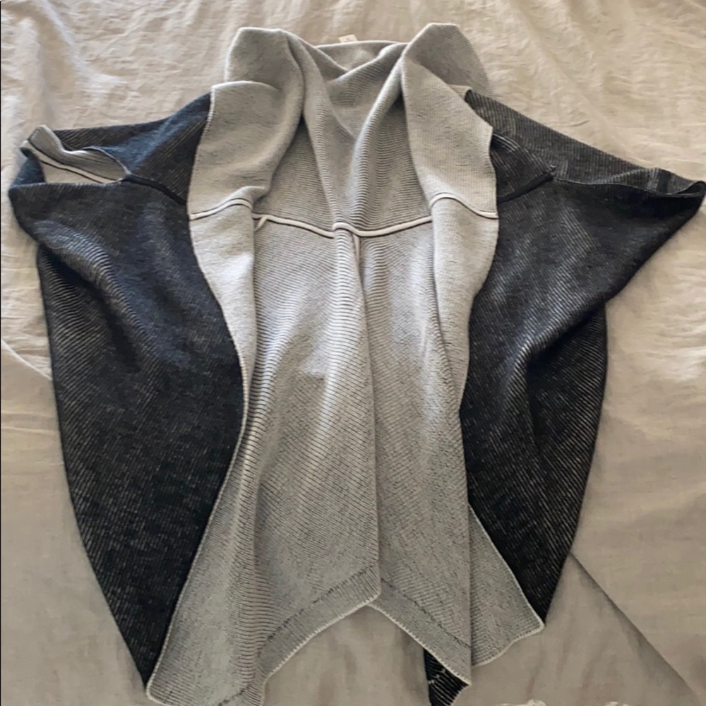 Lululemon sweater wrap. O/S